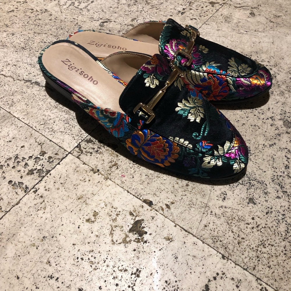 Embroidered mules - Picture 2 of 5